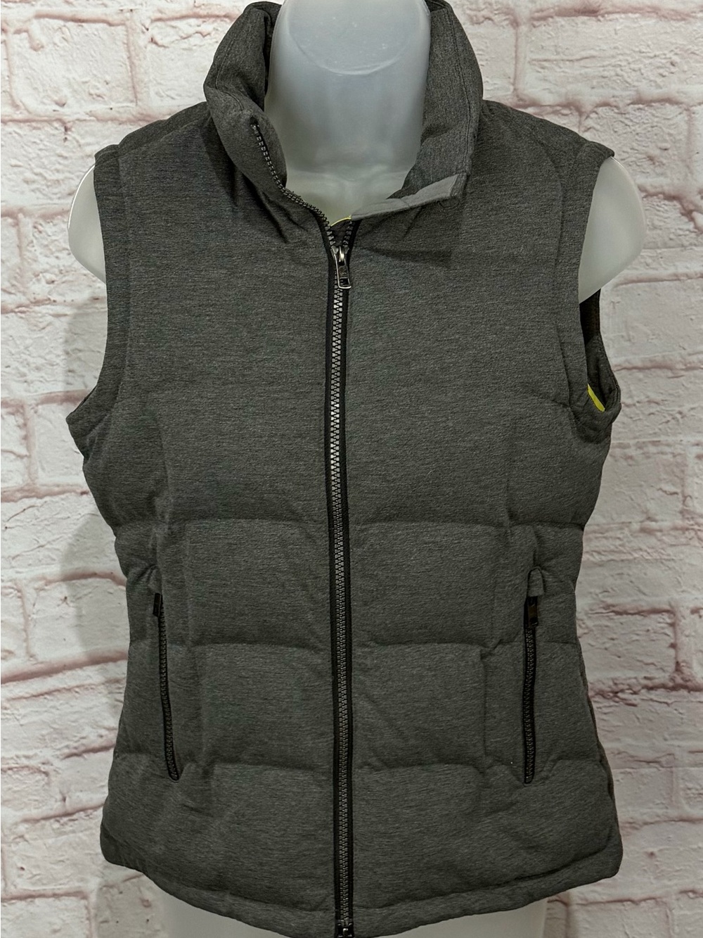 Stio Women’s Small Down Puffer Vest Gray Goose Down Yellow Lining Jackson Hole